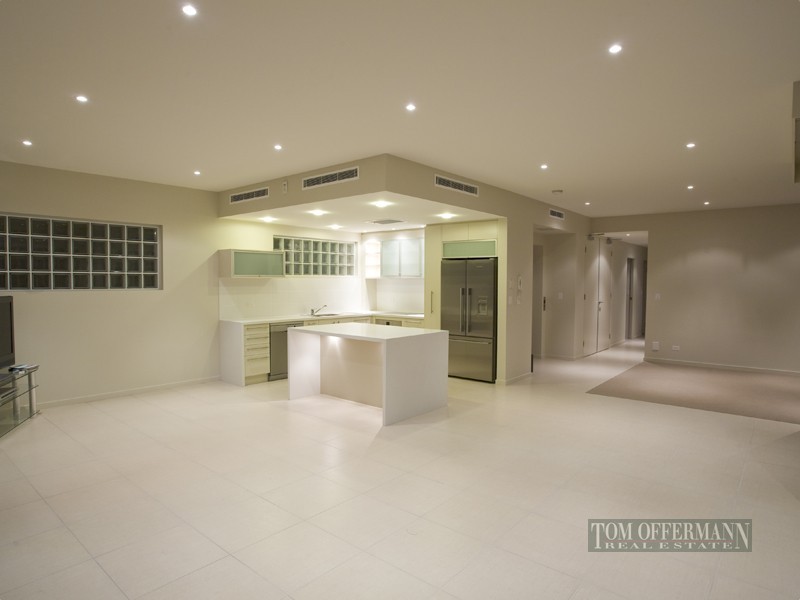 1/15 Albert St, Noosaville QLD 4566