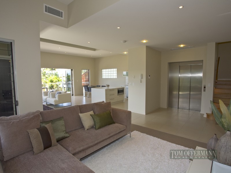 1/15 Albert St, Noosaville QLD 4566