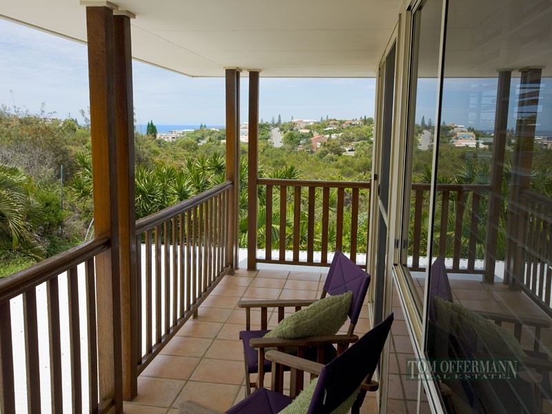 12 Captains Court, Sunrise Beach QLD 4567