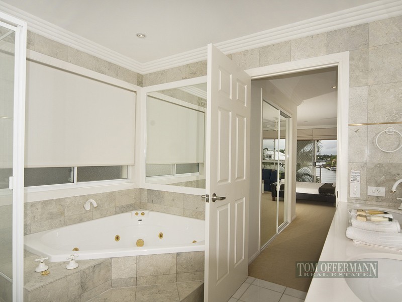 4 The Peninsula, Noosa Waters QLD 4566