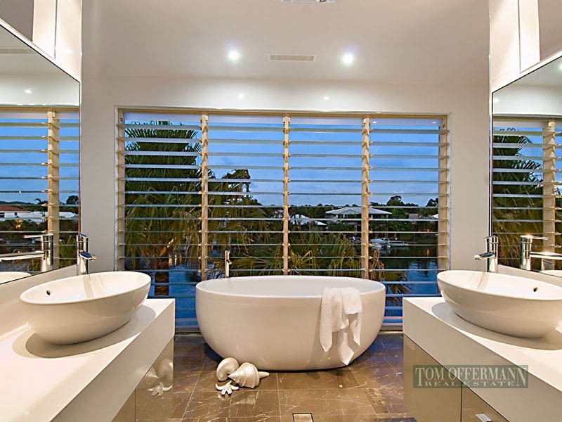 16 Seahorse Place, Noosa Waters QLD 4566