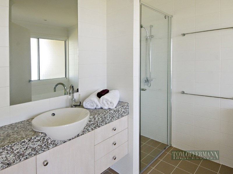 1/12 Corsair Crescent, Sunrise Beach QLD 4567