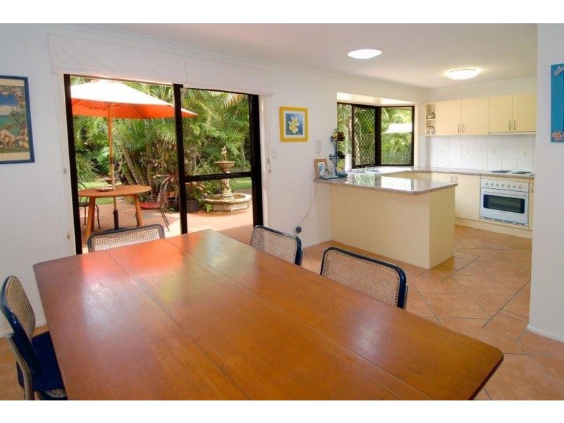 15 Commodore Court, Sunrise Beach QLD 4567