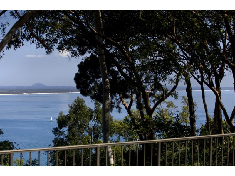 7 Allambi Rise, Little Cove QLD 4567