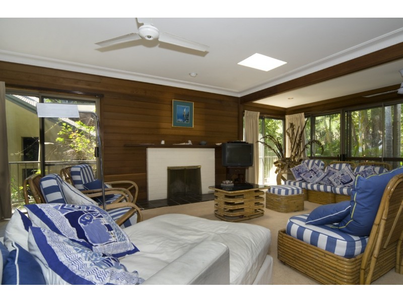 7 Allambi Rise, Little Cove QLD 4567