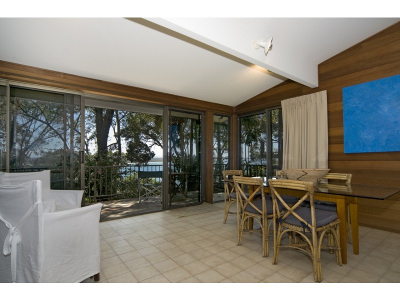 7 Allambi Rise, Little Cove QLD 4567