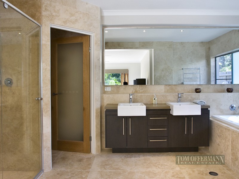 11 Attenuatta Place, Noosaville QLD 4566