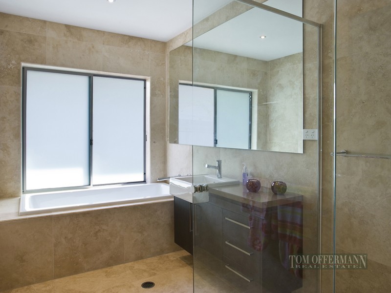 11 Attenuatta Place, Noosaville QLD 4566