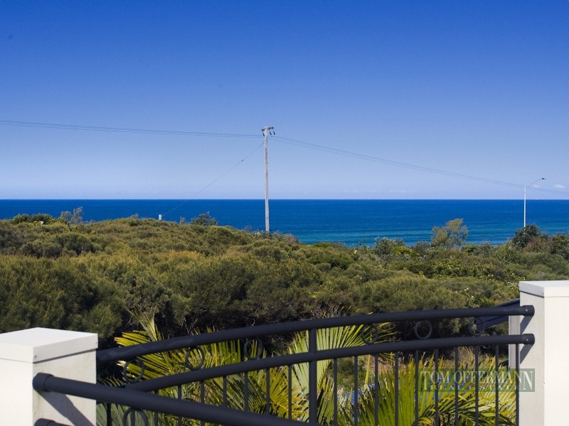 52 Driftwood Drive, Castaways Beach QLD 4567