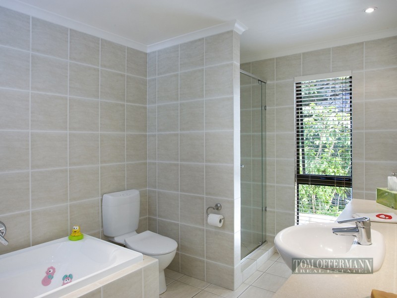 7 Honeysuckle Lane, Noosa Heads QLD 4567
