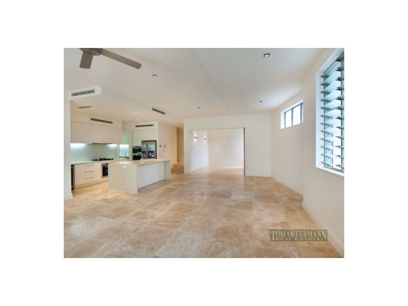 1/8 Serenity Close, Noosa Heads QLD 4567