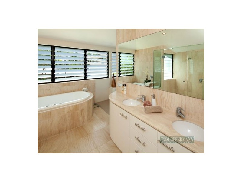 2 The Promontory, Noosa Waters QLD 4566