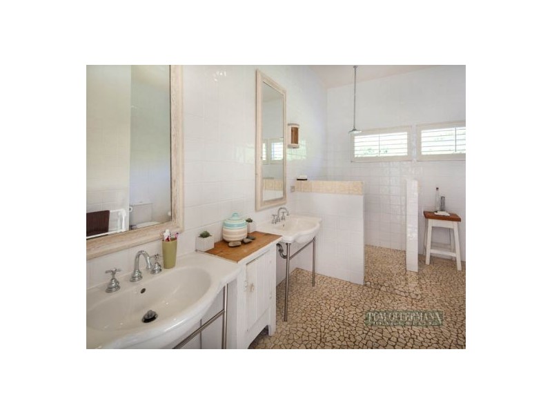 13 Habitat Place, Noosa Heads QLD 4567