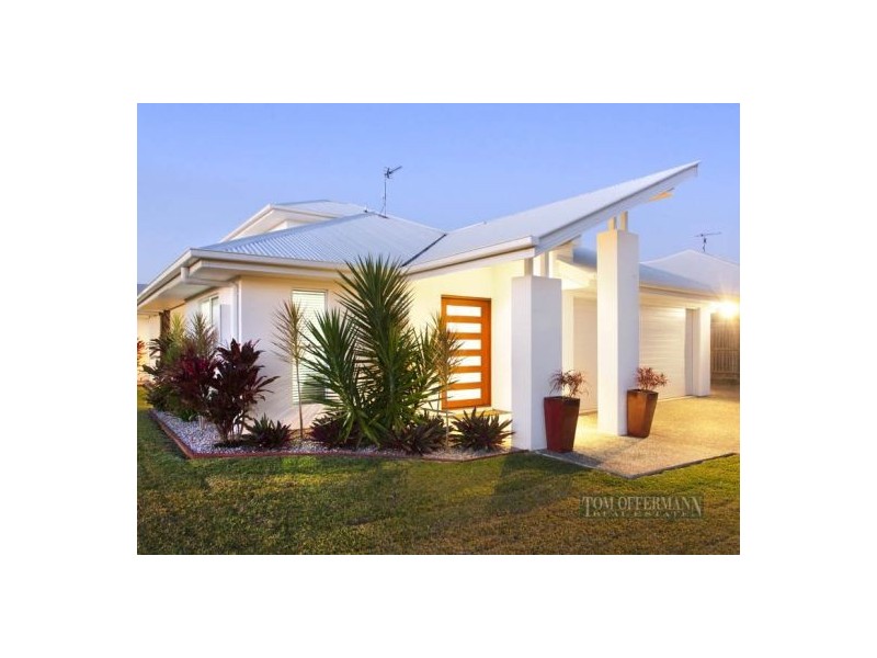 8 Maddens Cres, Peregian Springs QLD 4573