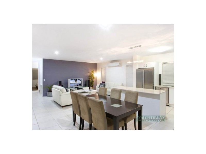 8 Maddens Cres, Peregian Springs QLD 4573