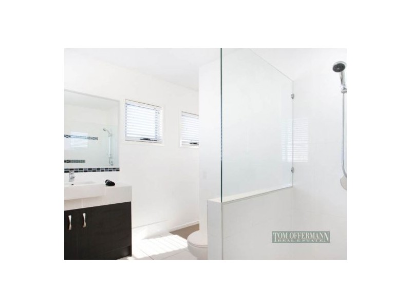 8 Maddens Cres, Peregian Springs QLD 4573