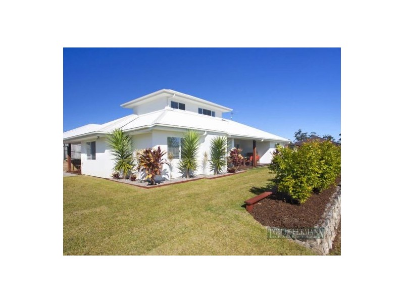 8 Maddens Cres, Peregian Springs QLD 4573