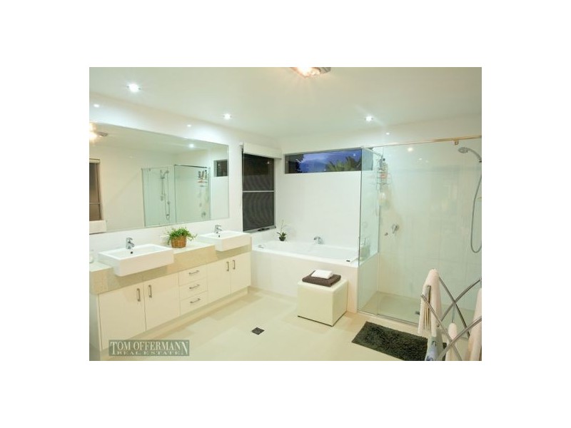 4 Aspera Place, Noosaville QLD 4566