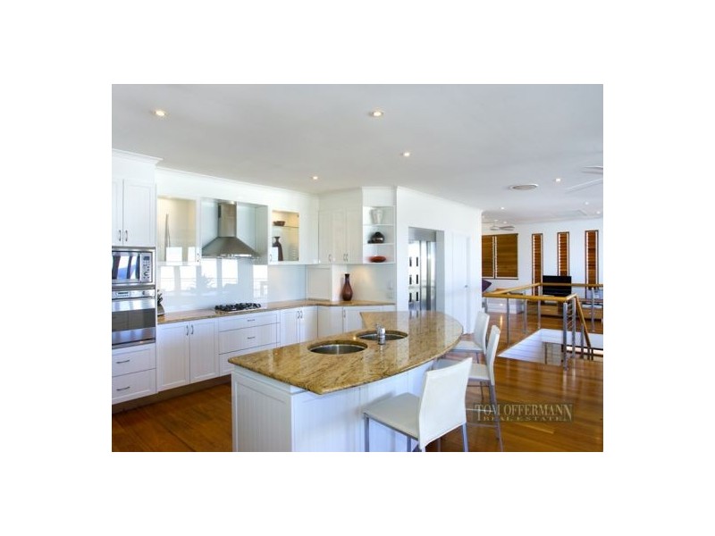 2/31 Tingira Cres, Sunrise Beach QLD 4567