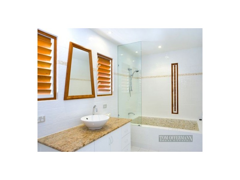 2/31 Tingira Cres, Sunrise Beach QLD 4567