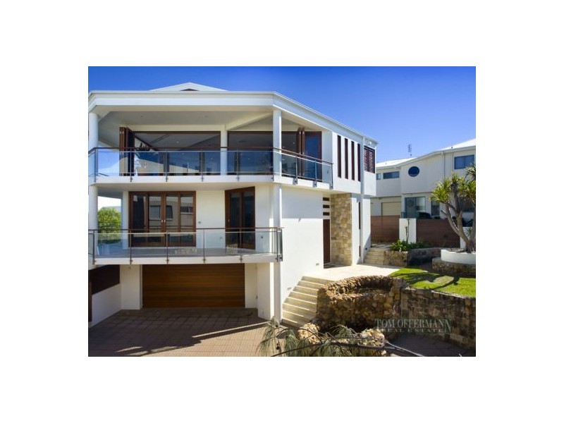 2/31 Tingira Cres, Sunrise Beach QLD 4567