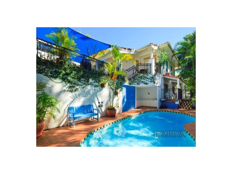 1/15 Little Cove Road, Little Cove QLD 4567