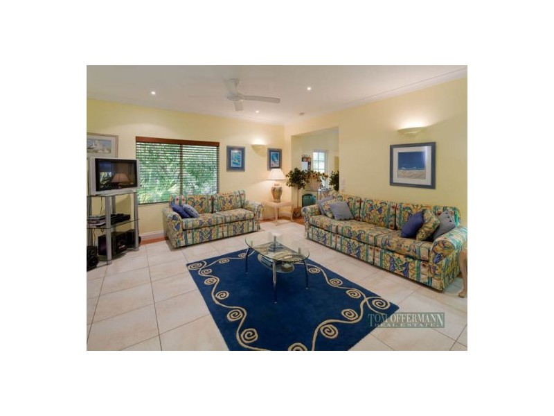 1/15 Little Cove Road, Little Cove QLD 4567