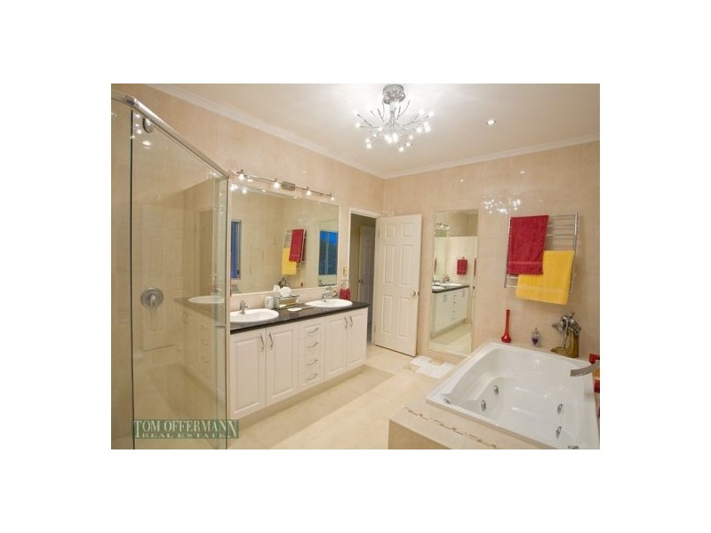 32 Tangmere Court, Noosa Heads QLD 4567