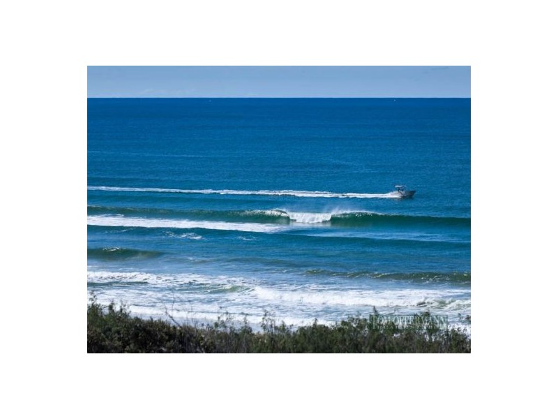 14 Tropicana Rise, Castaways Beach QLD 4567