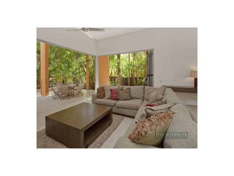 2/11 Mitti St, Little Cove QLD 4567