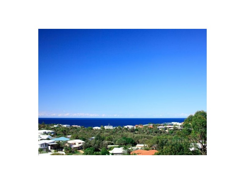 42 Southern Cross Parade, Sunrise Beach QLD 4567