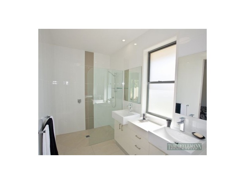 18 Aspera Place, Noosaville QLD 4566