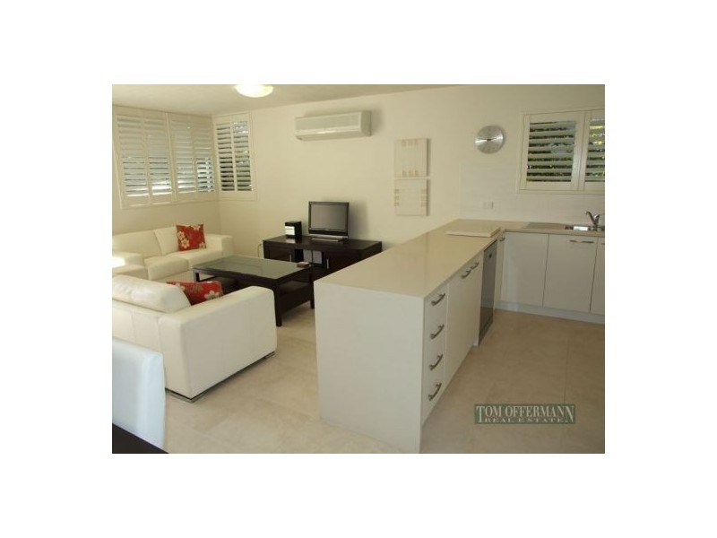 3/4 Edgar Bennett Ave, Noosa Heads QLD 4567