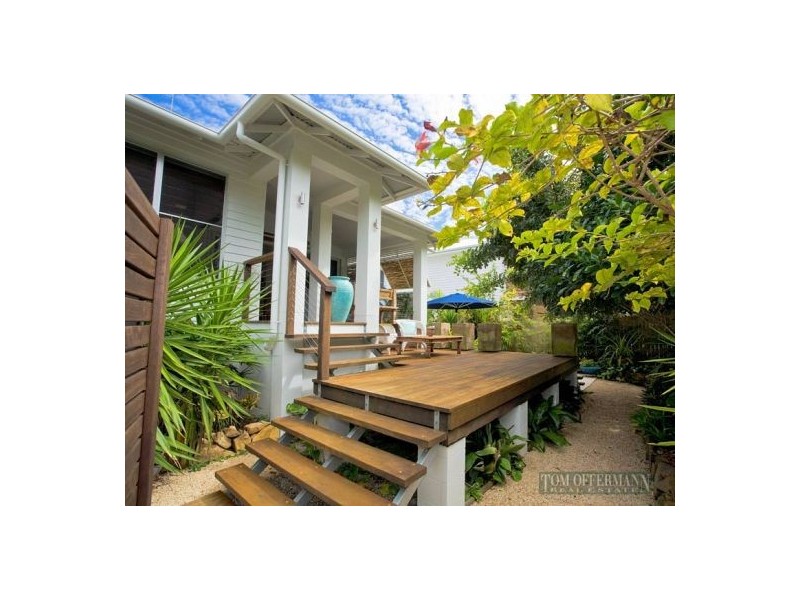 183 Lake Weyba Drive, Noosaville QLD 4566