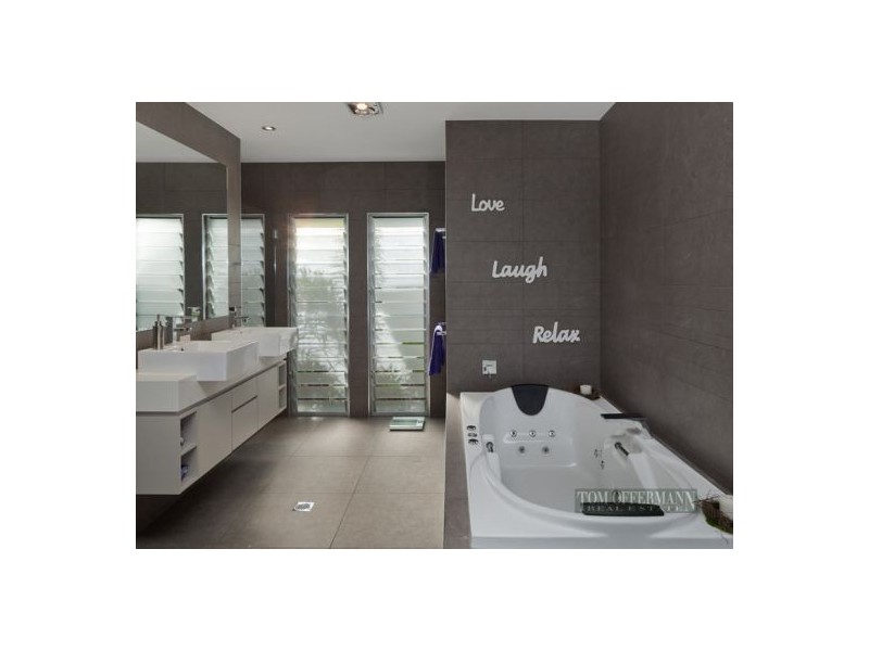 6 Binnea Street, Yaroomba QLD 4573