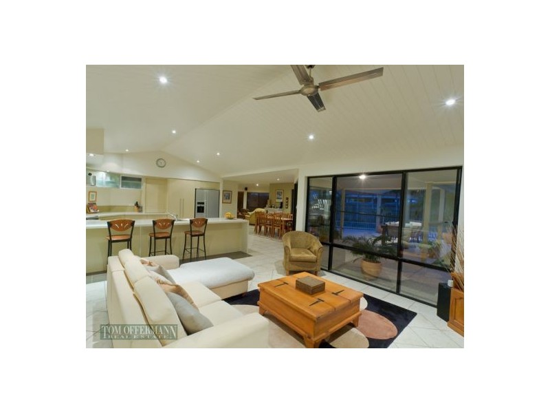 8 Windsurf Place, Noosa Waters QLD 4566