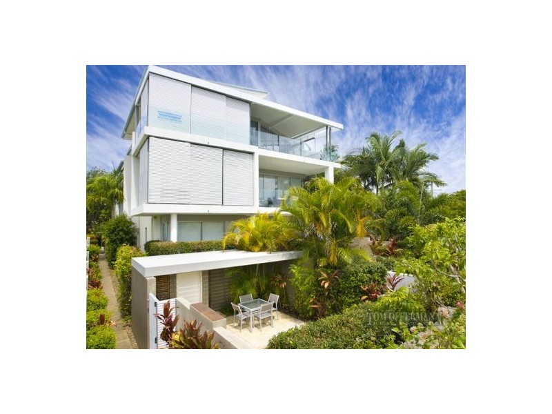 2/215 Gympie Tce, Noosaville QLD 4566