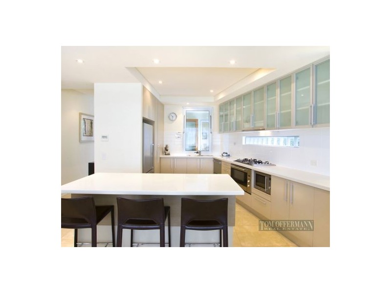 2/215 Gympie Tce, Noosaville QLD 4566