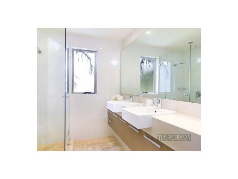 2/215 Gympie Tce, Noosaville QLD 4566