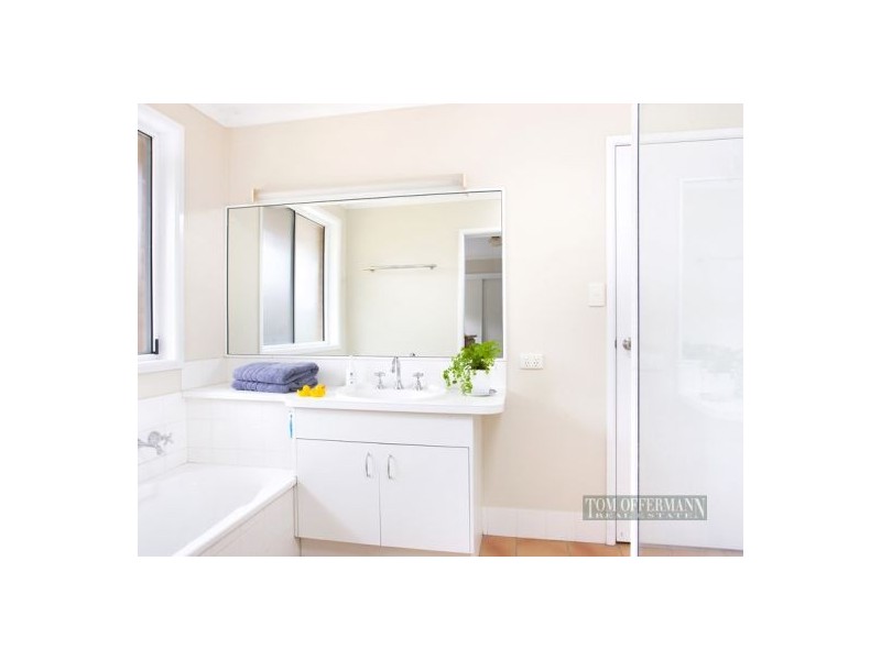 14 Columbia Drive, Sunrise Beach QLD 4567