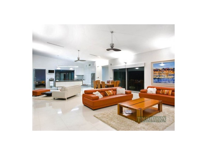 90 Crank St, Tewantin QLD 4565