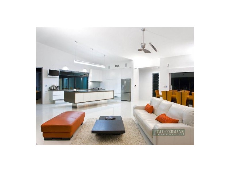 90 Crank St, Tewantin QLD 4565