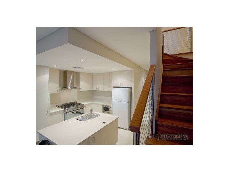 4/233 Weyba Rd, Noosaville QLD 4566