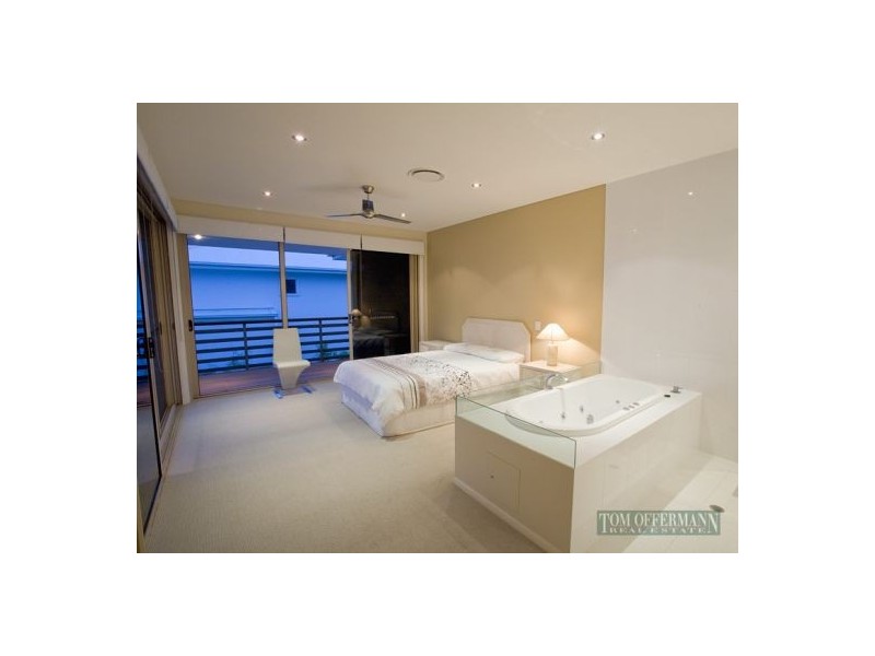 4/233 Weyba Rd, Noosaville QLD 4566