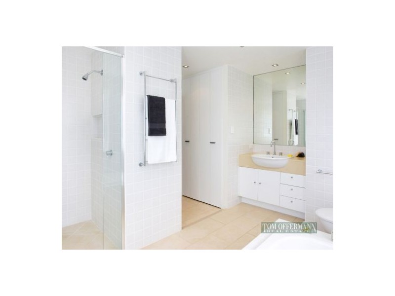 2/43 Sobraon St, Sunrise Beach QLD 4567