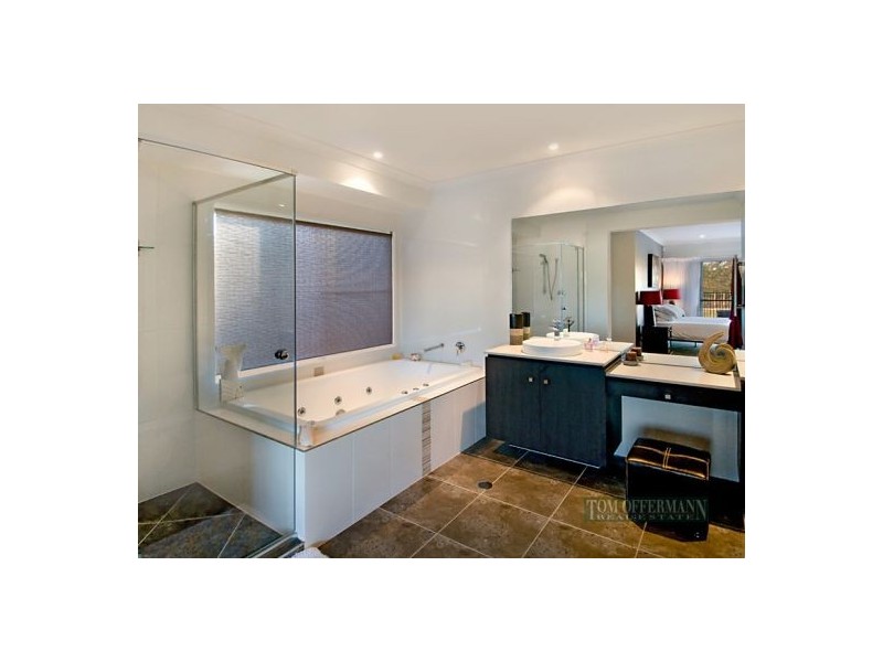 12 Attenuatta Place, Noosaville QLD 4566