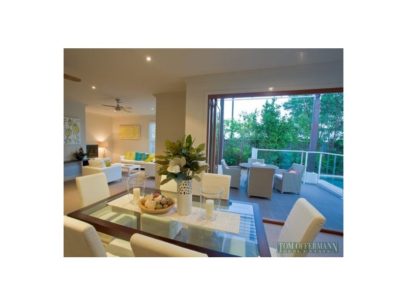 9/2 Lake Weyba Drive, Noosaville QLD 4566