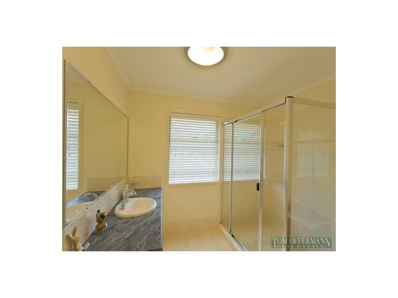 27 Starboard Ave, Noosaville QLD 4566