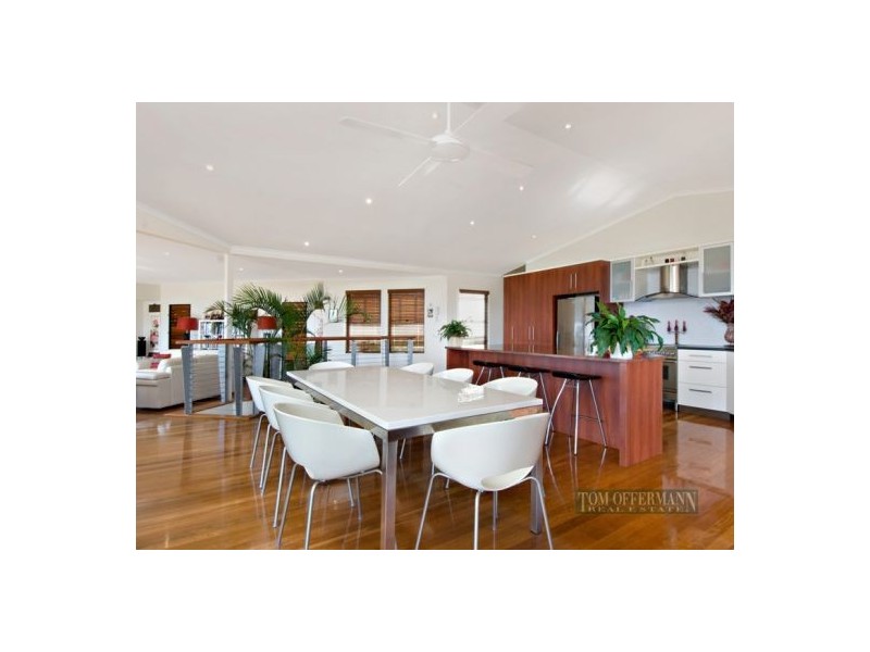 10 Courageous Place, Sunrise Beach QLD 4567