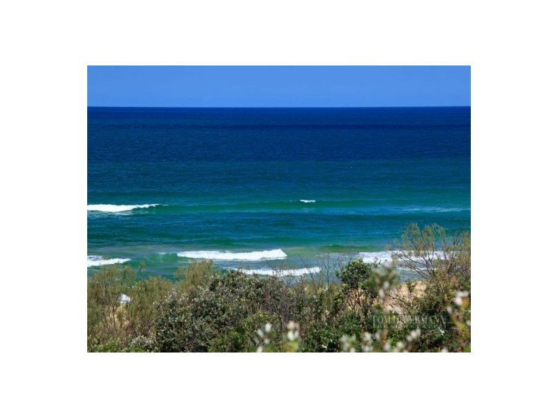 8 Tropicana Rise, Castaways Beach QLD 4567